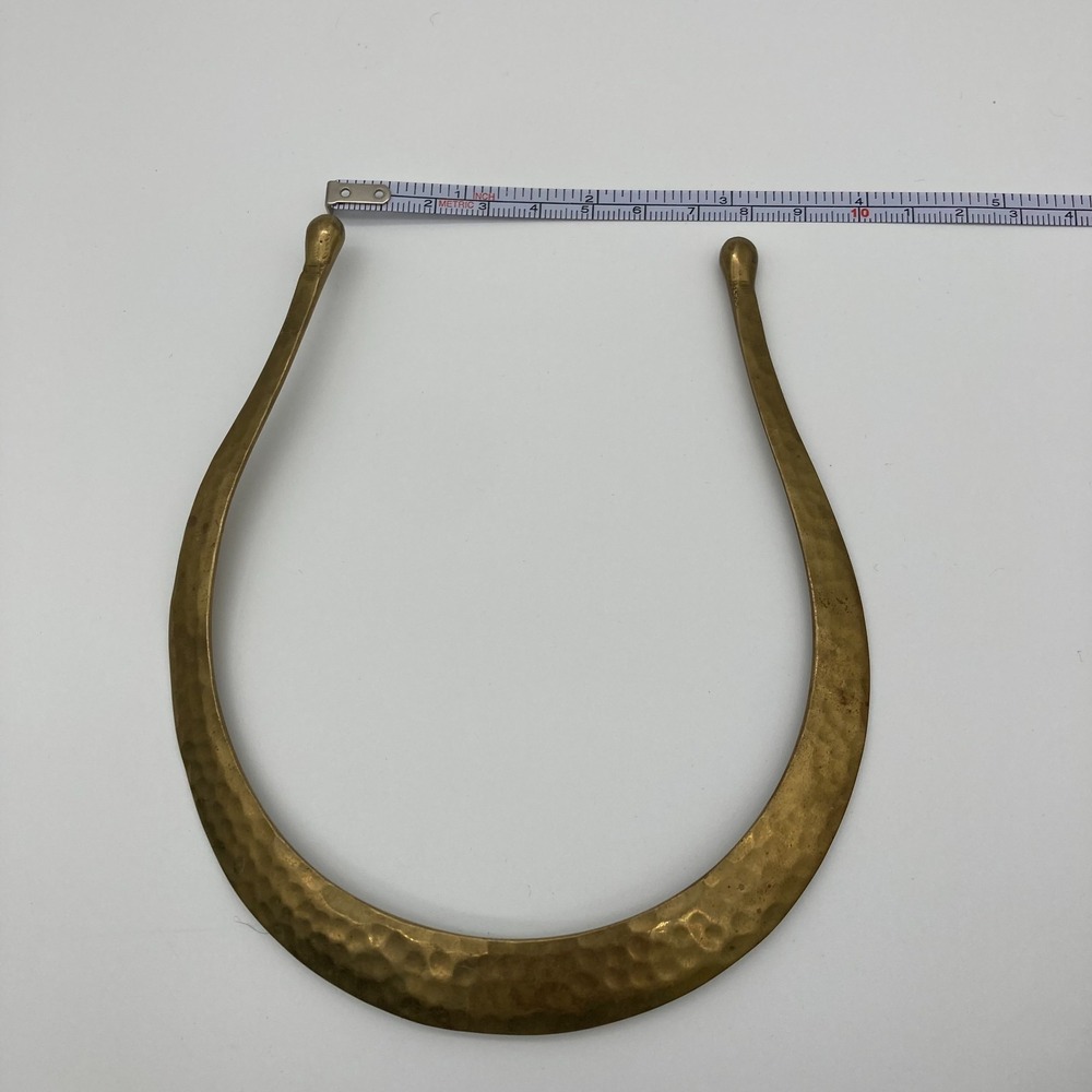 Vintage Hammered Brass Torque Collar Necklace | Mid-Century Modernist Choker - Picture 8 of 9